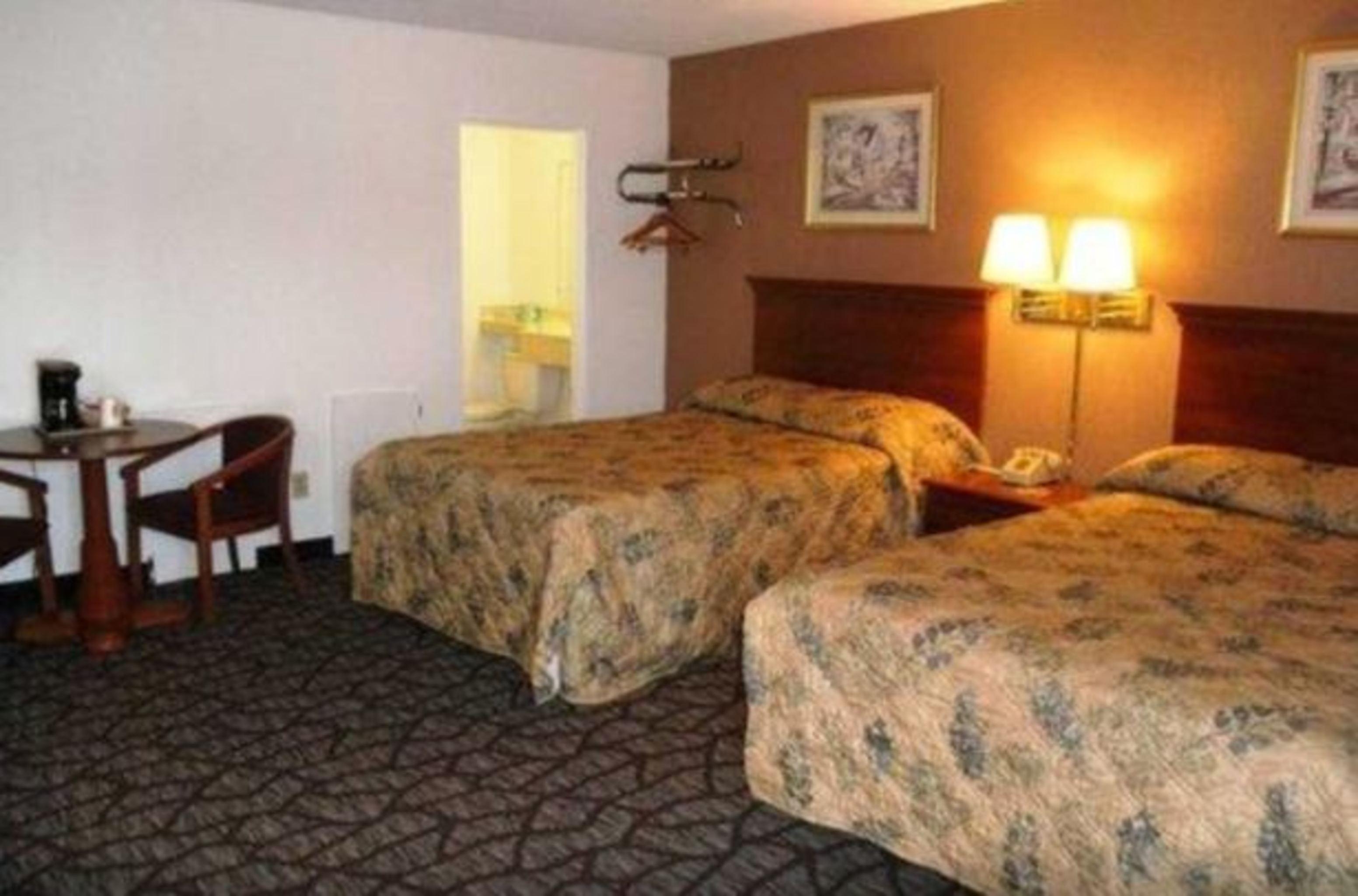 Rodeway Inn Янгстаун Экстерьер фото
