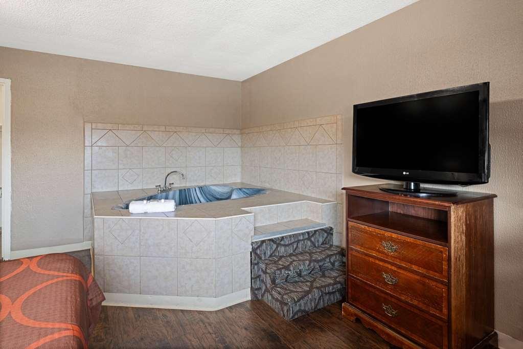 Rodeway Inn Янгстаун Номер фото